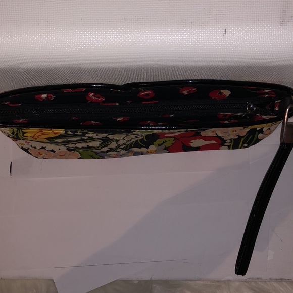Vera Bradley Poppy Fields Clutch Wristlet … - Picture 4 of 10